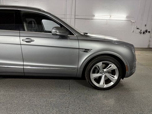 Used 2017 Bentley Bentayga AWD/4WD image 5