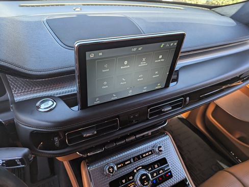 Used 2022 Lincoln Aviator Black Label Grand Touring image 24