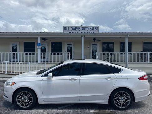 Used 2014 Ford Fusion SE w/ Equipment Group 202A FWD image 2