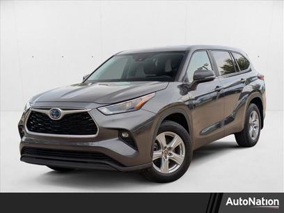 Used 2023 Toyota Highlander LE