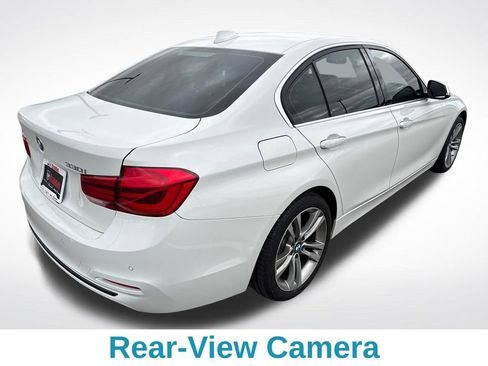Used 2017 BMW 330i xDrive Sedan AWD/4WD image 6