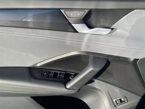 New 2026 Volkswagen Tiguan SE R-Line image 17