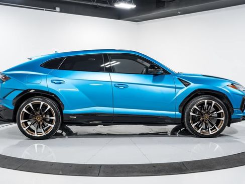 Used 2024 Lamborghini Urus S AWD/4WD image 2