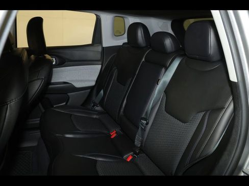 Used 2022 Jeep Compass Latitude w/ Convenience Group AWD/4WD image 28