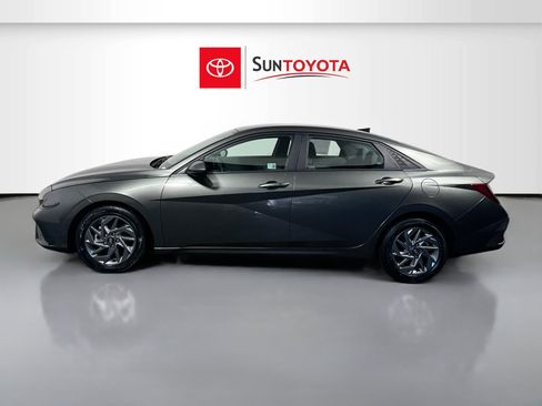 Used 2024 Hyundai Elantra SEL FWD image 7