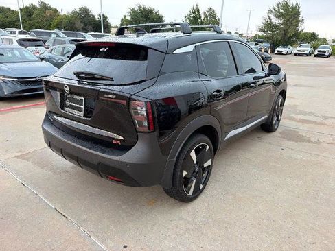 Certified 2025 Nissan Kicks SR FWD image 8