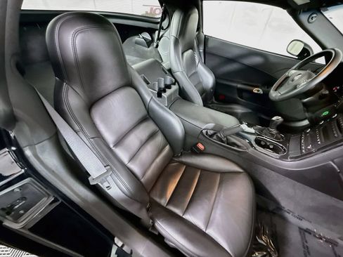 Used 2011 Chevrolet Corvette Coupe w/ 1LT RWD image 25