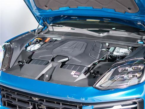 New 2026 Porsche Cayenne Coupe image 13