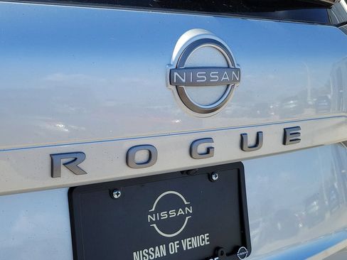 Certified 2025 Nissan Rogue SV FWD image 14
