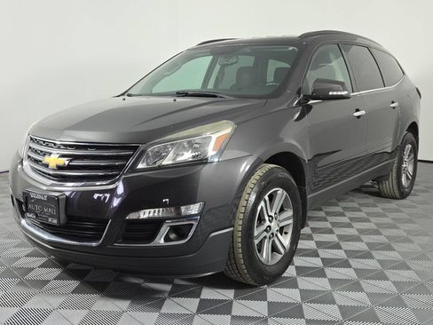 Used 2017 Chevrolet Traverse LT AWD/4WD image 3