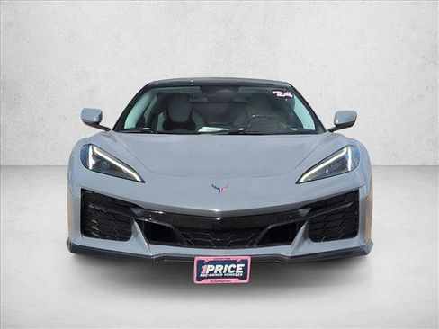 Used 2024 Chevrolet Corvette Z06 w/ Chrome Exterior Badge Package RWD image 2