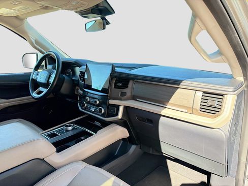 Used 2024 Ford Expedition Max Limited image 15