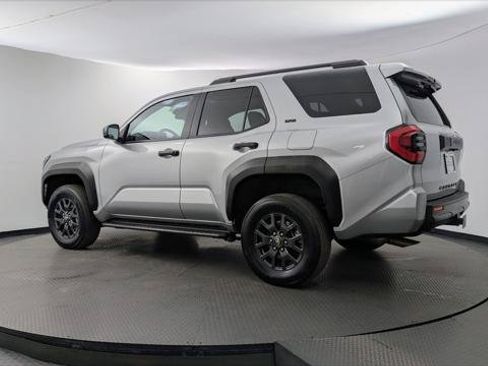 Used 2025 Toyota 4Runner SR5 AWD/4WD image 6