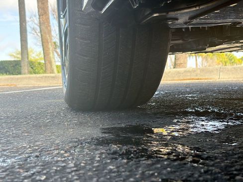 Certified 2025 BMW iX xDrive50 w/ Premium Package image 45