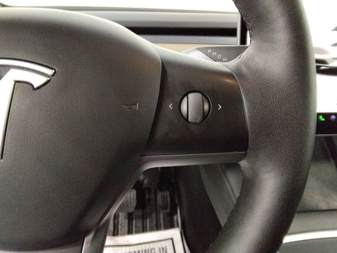 Used 2023 Tesla Model Y Long Range image 13