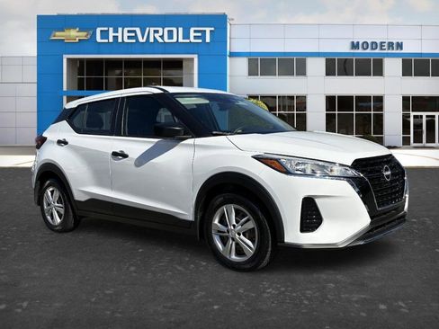 Used 2023 Nissan Kicks S image 6