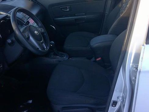 Used 2011 Kia Soul + w/ Audio Pkg image 5