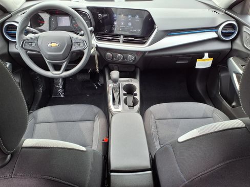 New 2026 Chevrolet Trax LS w/ LS Convenience Package FWD image 10