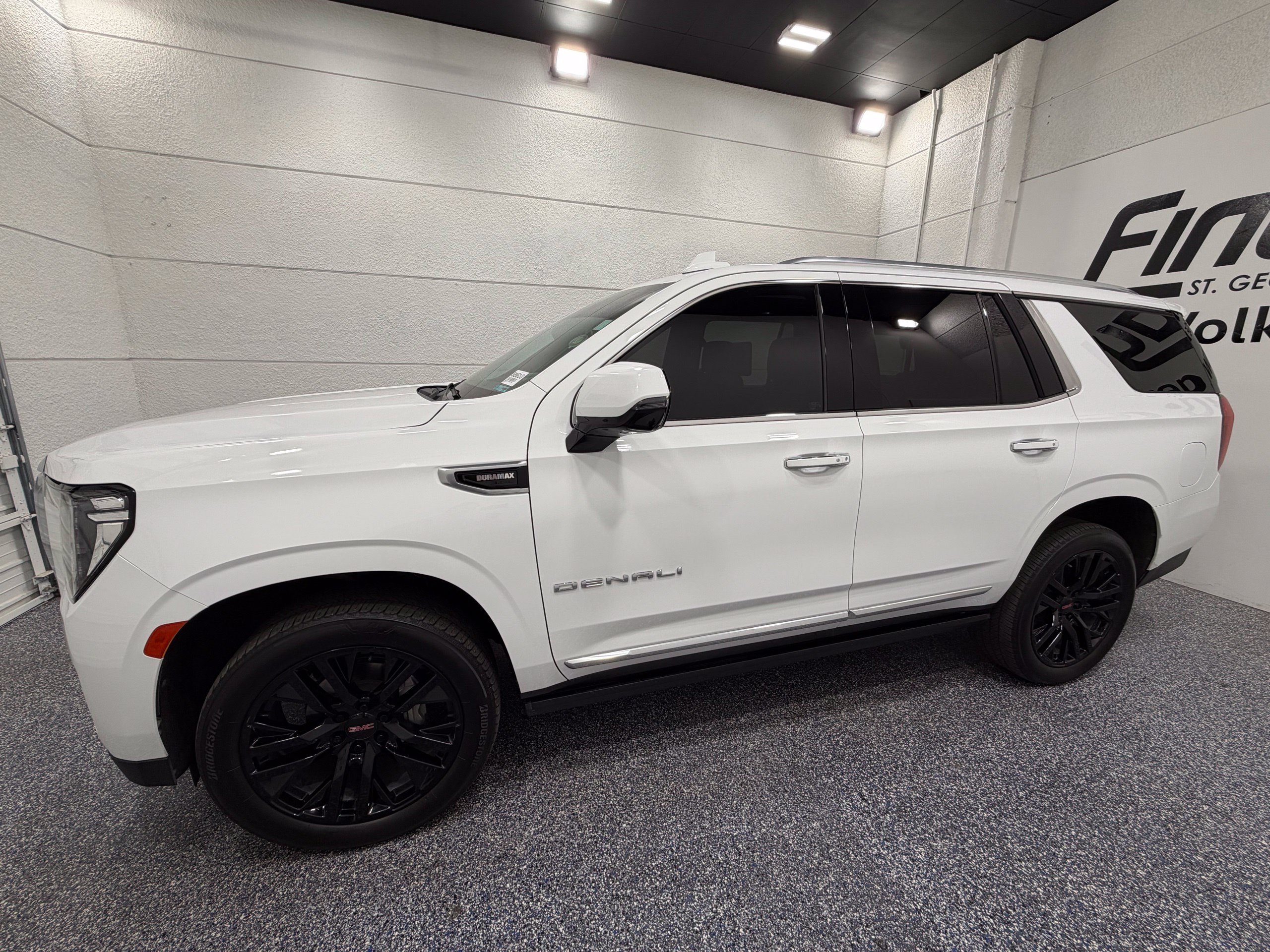 Used 2021 GMC Yukon Denali AWD/4WD image 2