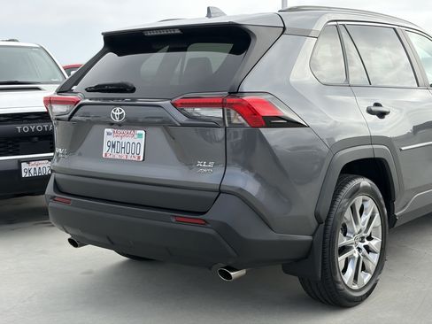 Certified 2021 Toyota RAV4 XLE Premium AWD/4WD image 4