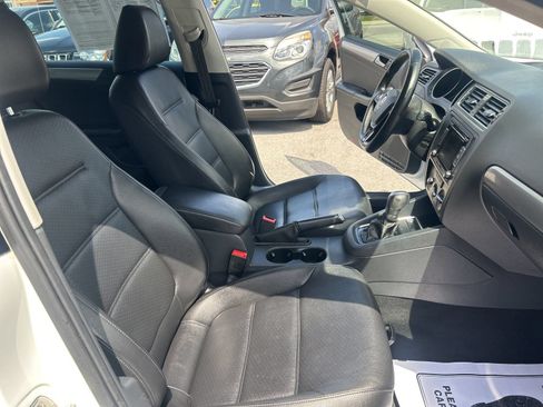 Used 2015 Volkswagen Jetta SE FWD image 16