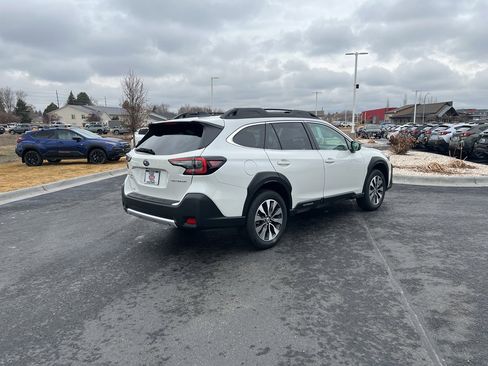 Certified 2025 Subaru Outback Limited image 4