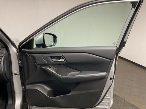 Used 2024 Nissan Rogue SV image 24