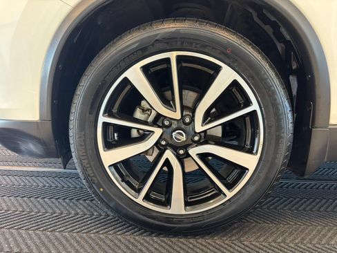 Used 2017 Nissan Rogue SL w/ SL Premium Package AWD/4WD image 12