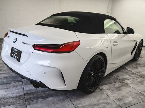 Used 2024 BMW Z4 sDrive30i w/ Shadowloine Package RWD image 9