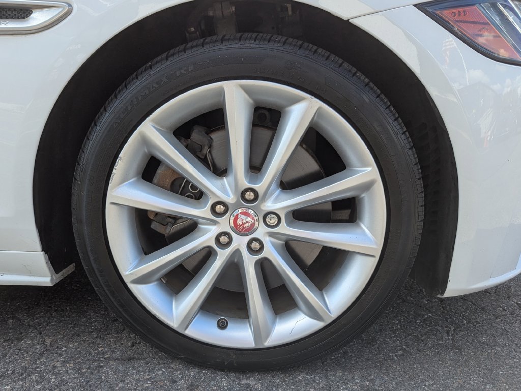 Used 2016 Jaguar XF R-Sport AWD/4WD image 59