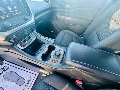 Used 2023 GMC Acadia SLE w/ Driver Convenience Package image 19