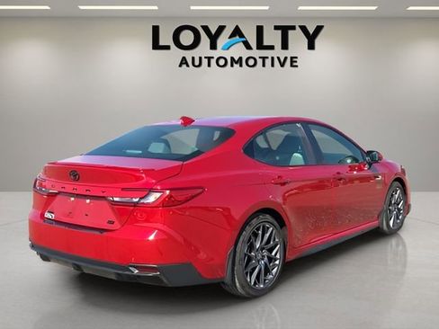 Used 2025 Toyota Camry SE w/ Convenience Package image 5