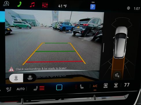 New 2026 Volkswagen Tiguan SE image 12