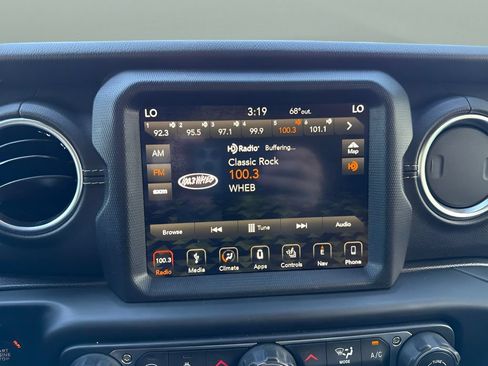 Used 2019 Jeep Wrangler Unlimited Sahara w/ Dual Top Group AWD/4WD image 15