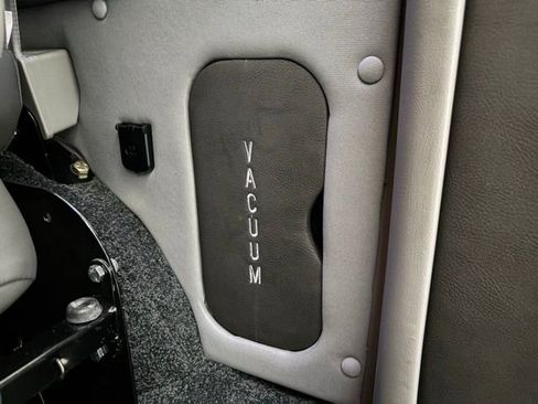 Used 2022 GMC Savana 2500 Extended w/ Enhanced Convenience Package image 13