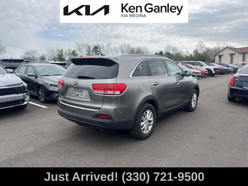 Used 2016 Kia Sorento LX image 5
