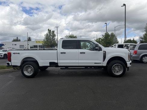 Used 2024 Ford F350 XLT AWD/4WD image 3