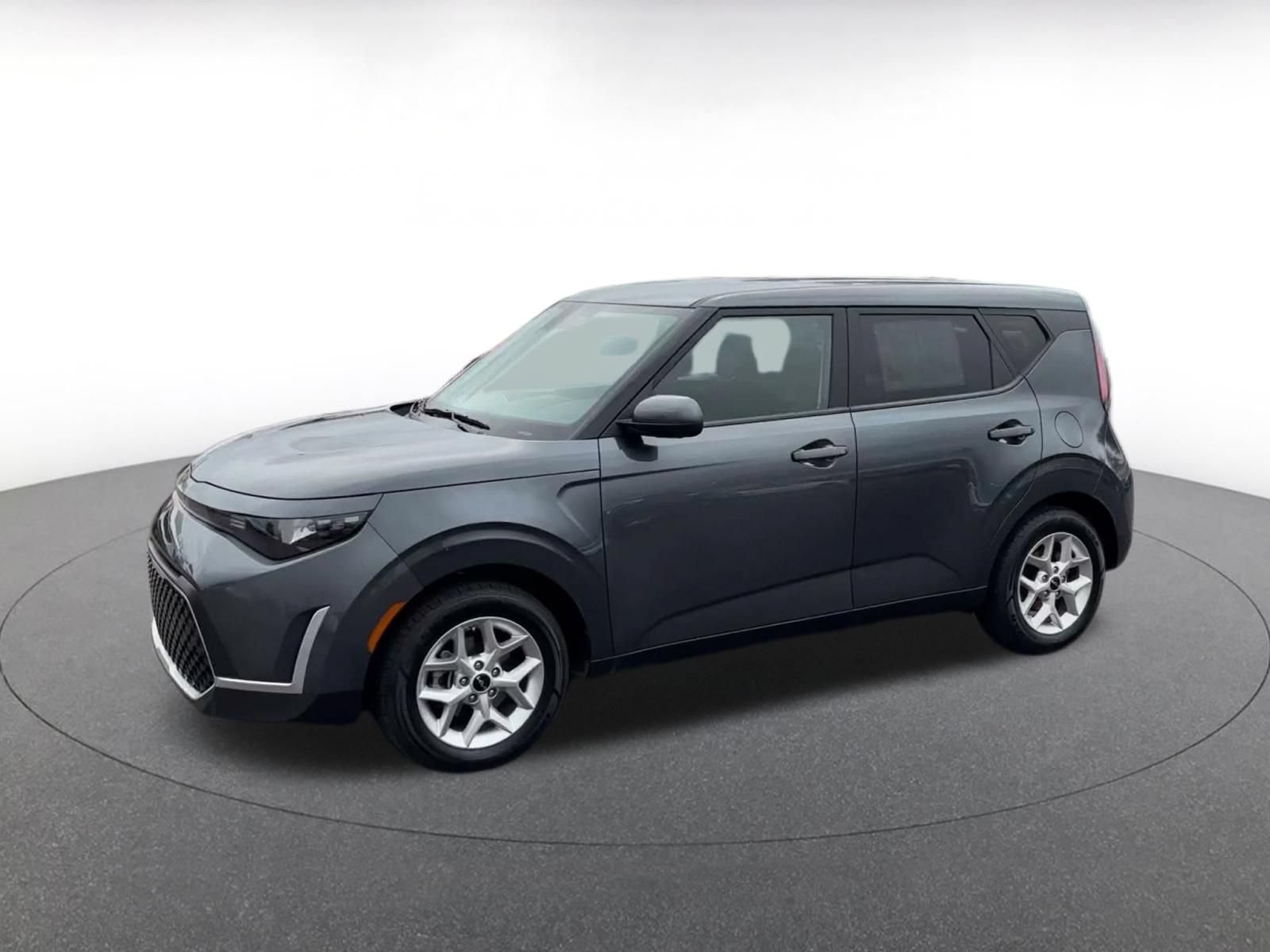 Used 2025 Kia Soul LX w/ LX Technology Package FWD image 7