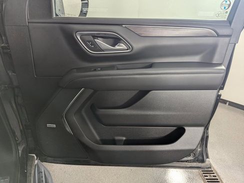 Used 2022 Chevrolet Suburban LT image 22