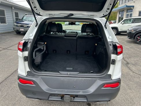 Used 2017 Jeep Cherokee High Altitude AWD/4WD image 25