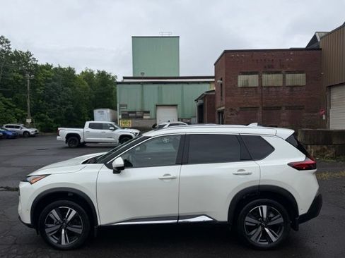 Used 2023 Nissan Rogue SL w/ SL Premium Package AWD/4WD image 9