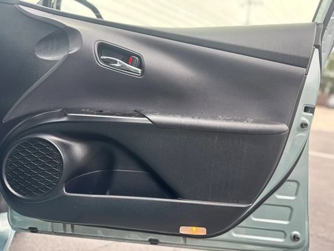 Used 2020 Toyota Prius LE AWD/4WD image 23