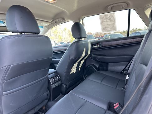 Used 2016 Subaru Outback 2.5i Limited AWD/4WD image 11