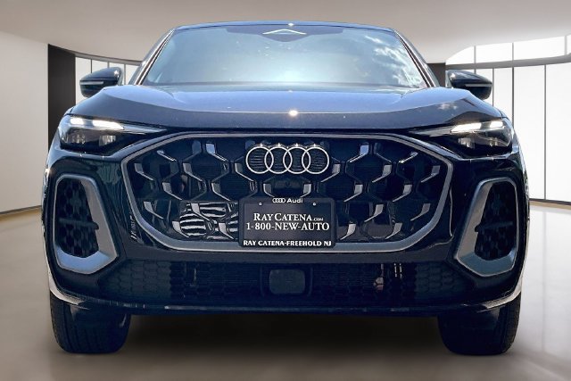 Used 2025 Audi Q5 Premium w/ Convenience Package AWD/4WD image 2