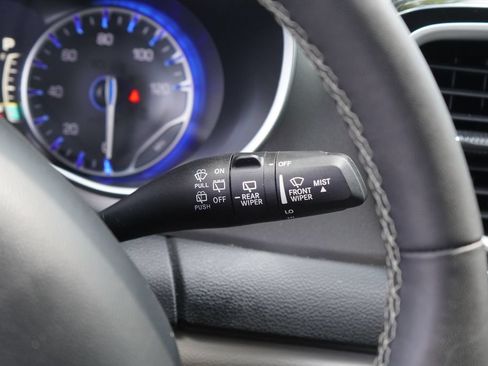 Used 2024 Chrysler Pacifica Touring-L FWD image 17