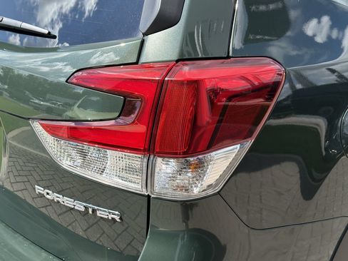 Certified 2023 Subaru Forester Premium AWD/4WD image 10