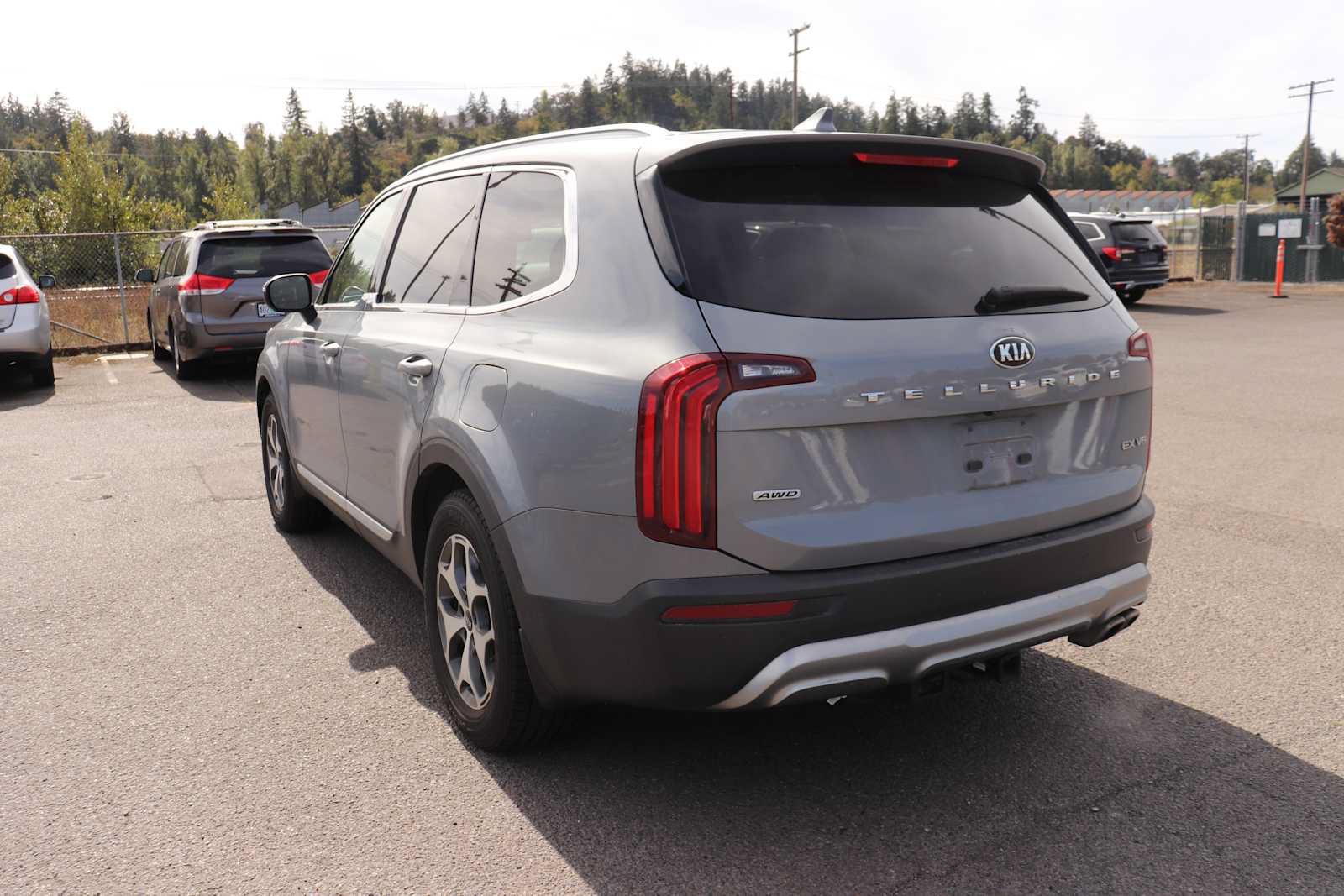 Used 2020 Kia Telluride EX AWD/4WD image 7