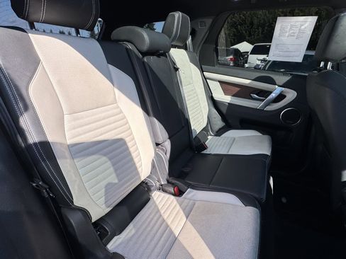 Used 2023 Land Rover Discovery Sport SE R-Dynamic image 12