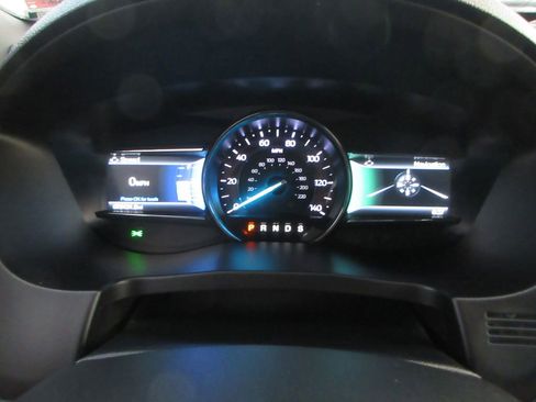 Used 2018 Ford Explorer XLT w/ Equipment Group 202A image 8