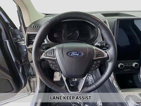 Used 2024 Ford Edge Titanium AWD/4WD image 4